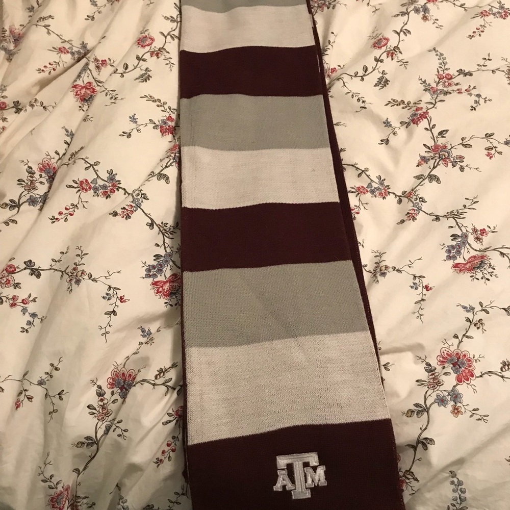 Aggie scarf